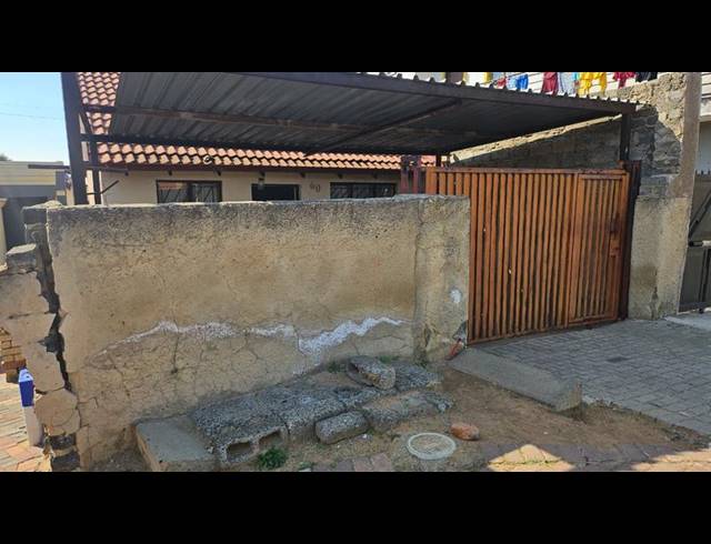 2 BEDROOM HOUSE FOR SALE IN RABIE RIDGE